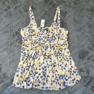 New with tags Large Express cute top